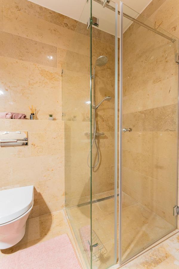 Rose Lux Residence Budapest Esterno foto